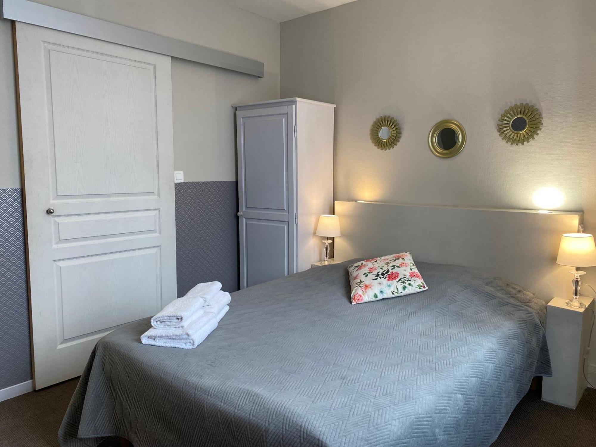 Hotel Saint Yves Nantes Exterior photo